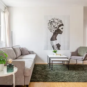 Global Living - Design I I Smart-tv I Kitchen I , Berlin Deutschland